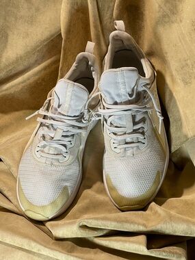 Nike Women's White/Cream and Gold Athletic Sneakers